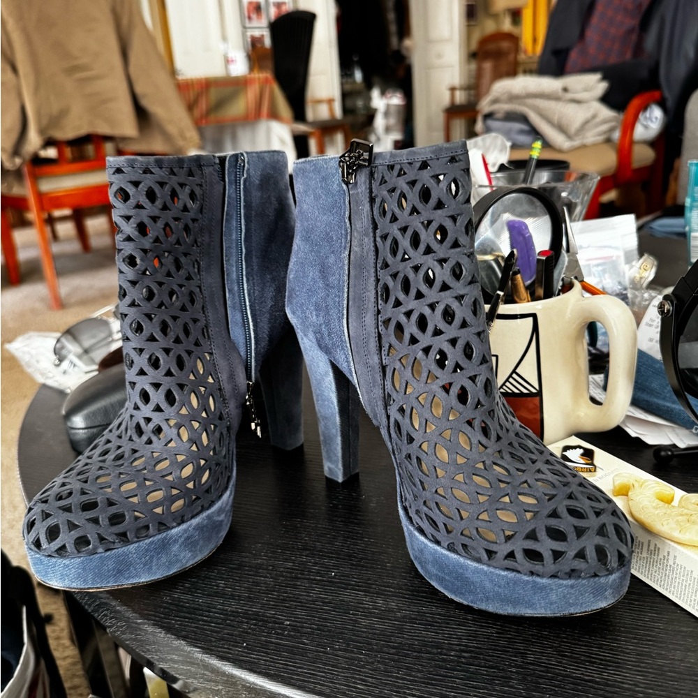 Marche Vous Navy suede Cut-Out Heeled Boots